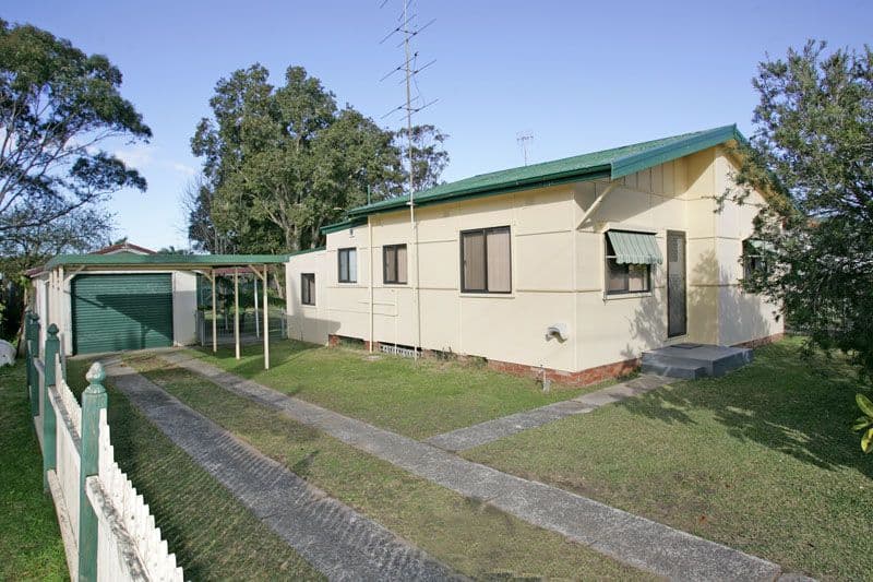34 Bass Avenue, KILLARNEY VALE NSW 2261, Killarney Vale - Thumbnail 3