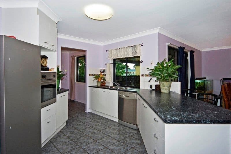 7  Shannon Court, OAKEY QLD 4401, Oakey - Thumbnail 2