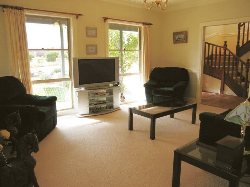 32 Elmslea Drive, BUNGENDORE NSW 2621, Bungendore - Thumbnail 8
