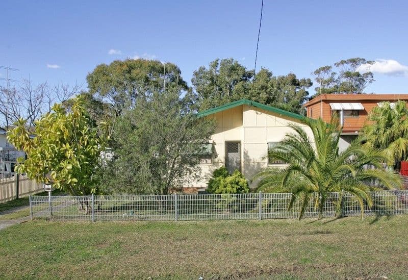 34 Bass Avenue, KILLARNEY VALE NSW 2261, Killarney Vale - Thumbnail 2