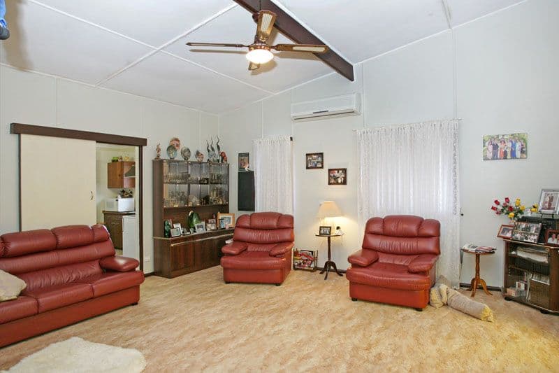 28 Tasman Avenue, KILLARNEY VALE NSW 2261, Killarney Vale - Thumbnail 2