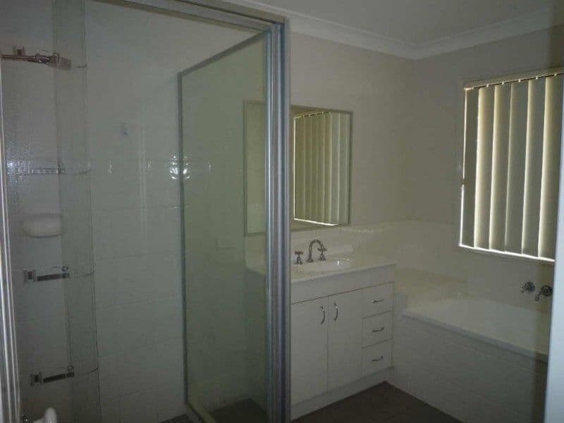 50 Codrington Circuit, PACIFIC PINES QLD 4211, Pacific Pines - Thumbnail 8