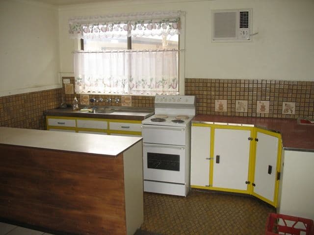 18 Woodhouse Crescent, GLOSSOP SA 5344, Glossop - Thumbnail 2