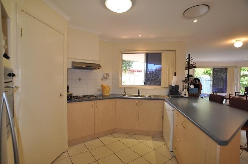 28 Roseapple Circuit, OXENFORD QLD 4210, Oxenford - Thumbnail 5