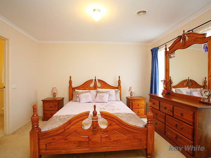 16 Osmington Circle, NARRE WARREN SOUTH VIC 3805, Narre Warren South - Thumbnail 7