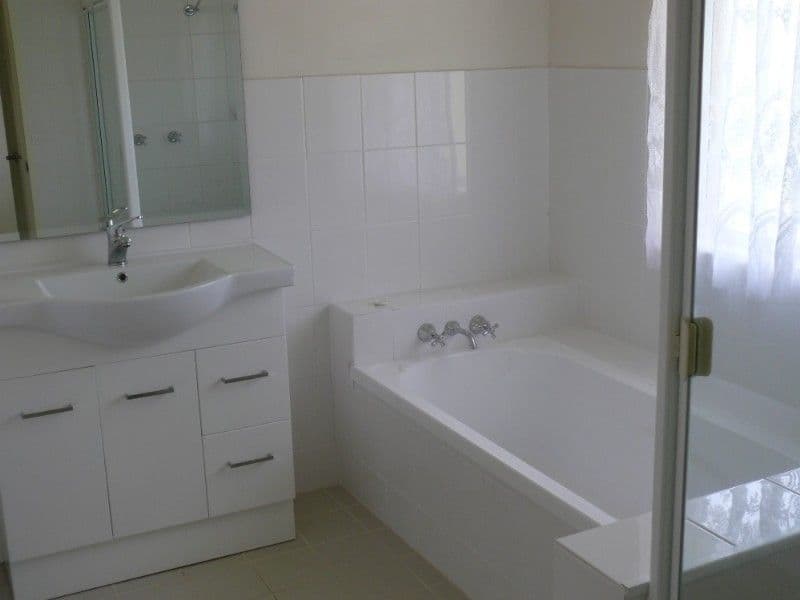 11A Nevada Place, OXENFORD QLD 4210, Oxenford - Thumbnail 2