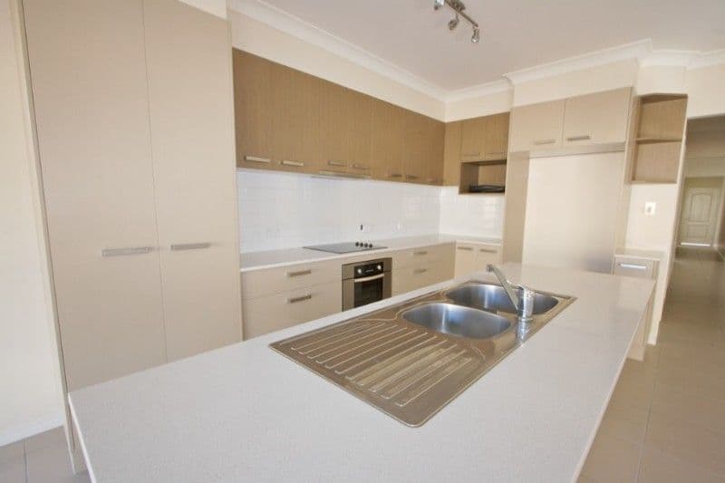 30a Lucas Street, SCARBOROUGH QLD 4020, Scarborough - Thumbnail 3