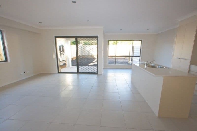 30a Lucas Street, SCARBOROUGH QLD 4020, Scarborough - Thumbnail 5