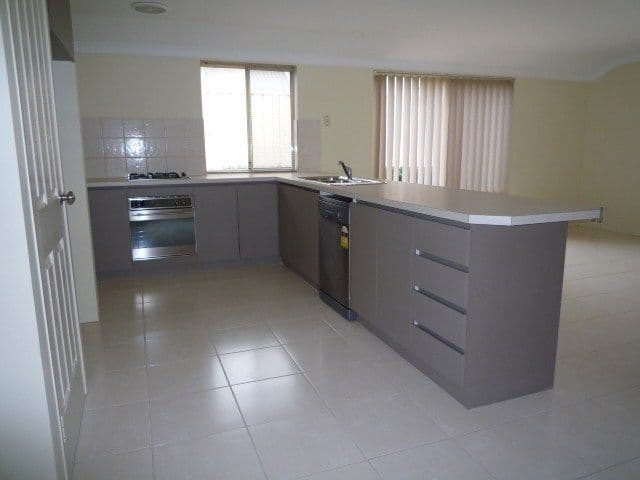 4 Wilson Pass, BALDIVIS WA 6171, Baldivis - Thumbnail 2