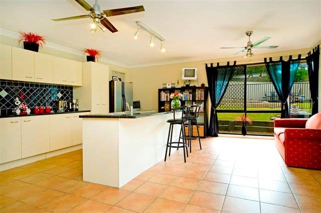 31 Enderbury Crescent, PACIFIC PINES QLD 4211, Pacific Pines - Thumbnail 4