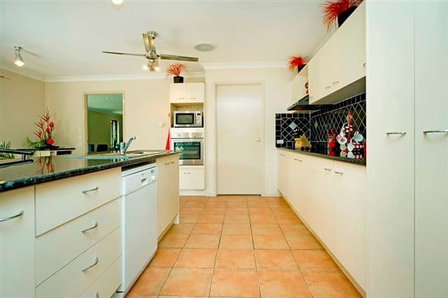 31 Enderbury Crescent, PACIFIC PINES QLD 4211, Pacific Pines - Thumbnail 5