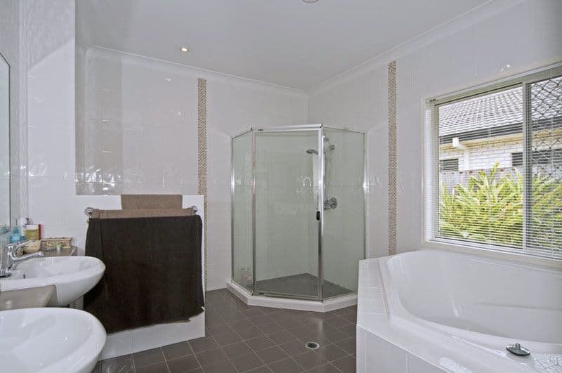 11 Bridie Drive, UPPER COOMERA QLD 4209, Upper Coomera - Thumbnail 8