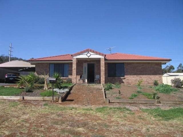 15 Schaefer Court, WESTBROOK QLD 4350, Westbrook - Image 1