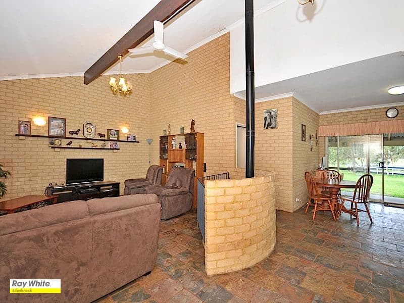 1086 Almeria Parade, BULLSBROOK WA 6084, Bullsbrook - Thumbnail 5