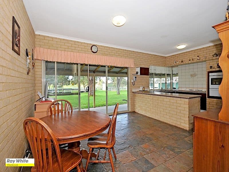 1086 Almeria Parade, BULLSBROOK WA 6084, Bullsbrook - Thumbnail 7