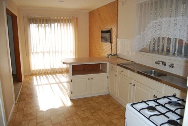 95 Plantation Road, CORIO VIC 3214, Corio - Thumbnail 2