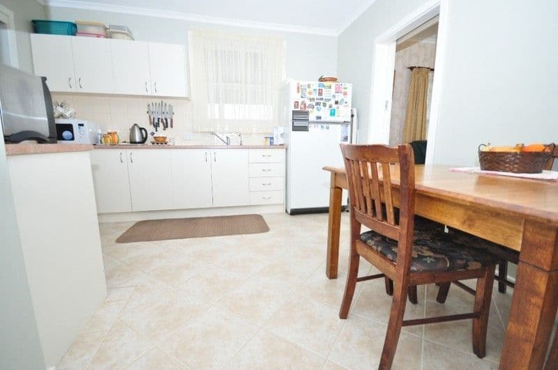 1/5 Enid Avenue, Southport, QLD, 4215, Southport - Thumbnail 2