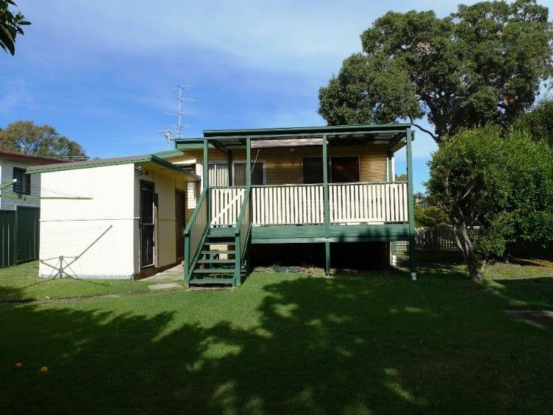 16 Ninth Avenue, TOUKLEY NSW 2263, Toukley - Thumbnail 2