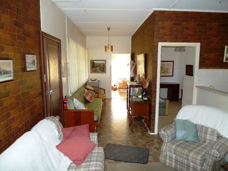16 Ninth Avenue, TOUKLEY NSW 2263, Toukley - Thumbnail 4