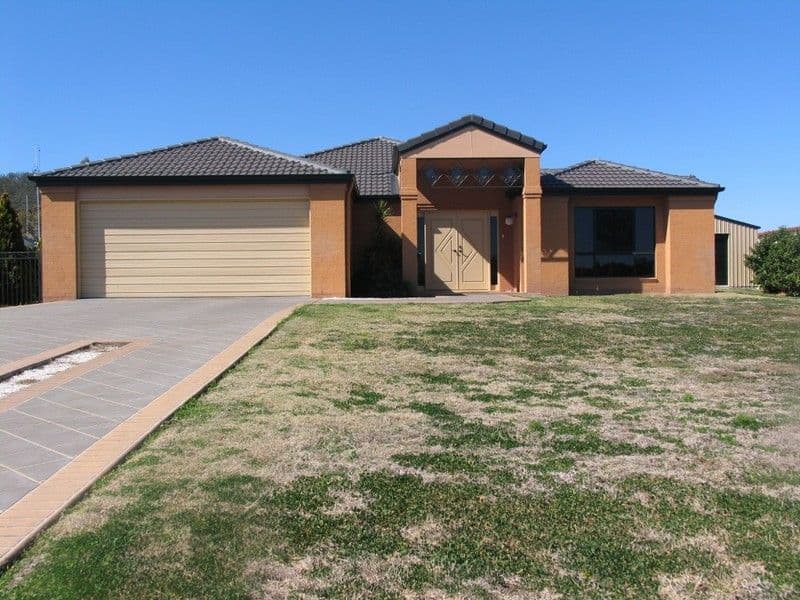 17 Kirralee Court, WESTBROOK QLD 4350, Westbrook - Thumbnail 4