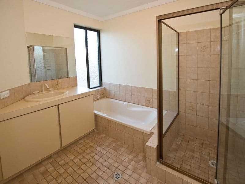 2 Ozone Court, HALLS HEAD WA 6210, Halls Head - Thumbnail 8