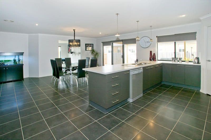 7 Muscovy Drive, GROVEDALE VIC 3216, Grovedale - Thumbnail 2