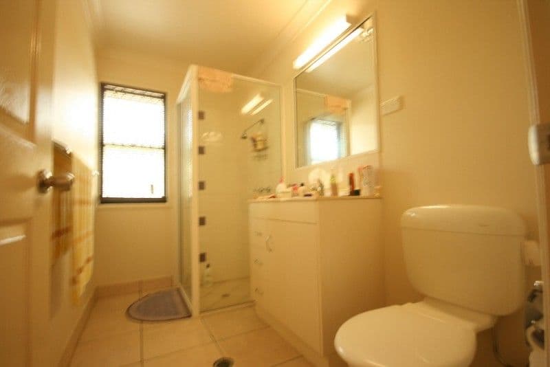 5 East Street, SARINA QLD 4737, Sarina - Thumbnail 3