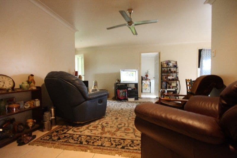 5 East Street, SARINA QLD 4737, Sarina - Thumbnail 5