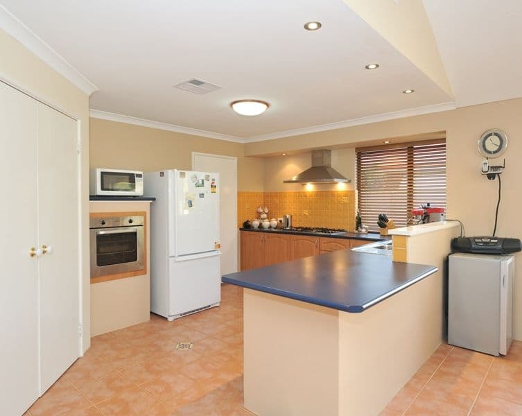 42 Arpenteur Drive, BALDIVIS WA 6171, Baldivis - Thumbnail 2
