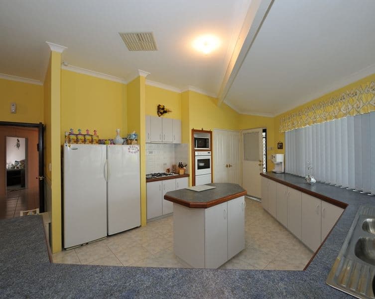 2 Maney Way, BALDIVIS WA 6171, Baldivis - Thumbnail 2