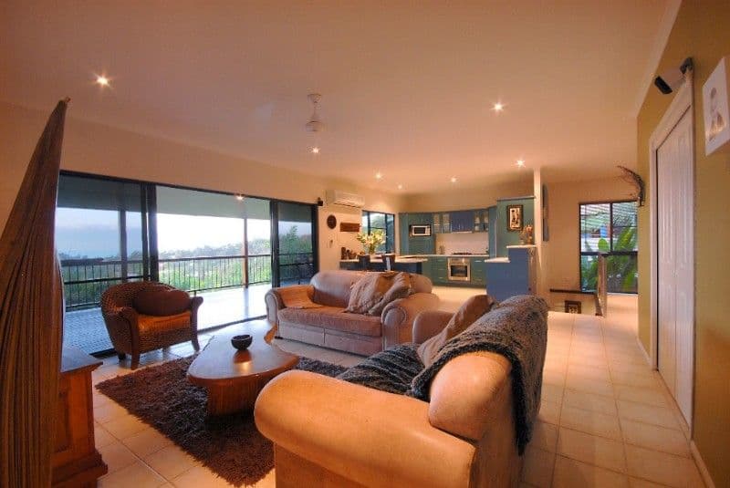 23 Country Road, CANNONVALE QLD 4802, Cannonvale - Thumbnail 3