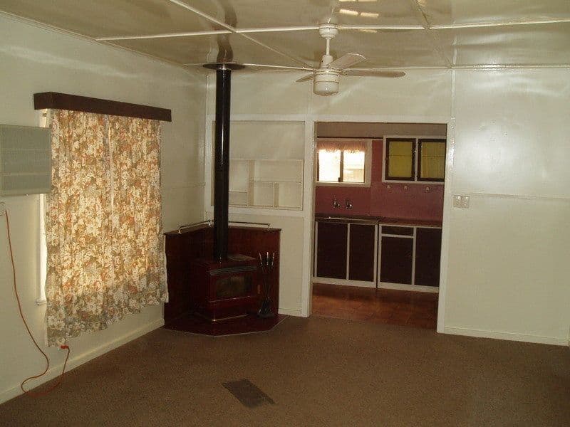 20 Hunter Street, CHARLEVILLE QLD 4470, Charleville - Thumbnail 2