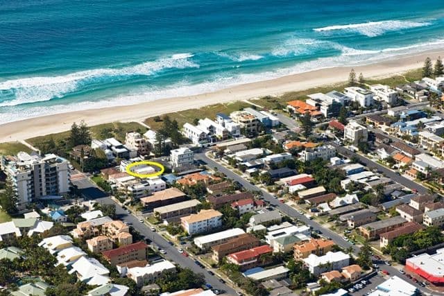 2 'On The Beach A', 6 Peerless Avenue, MERMAID BEACH QLD 4218, Mermaid Beach - Thumbnail 3