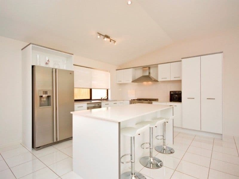 94 Barber Drive, Hoppers Crossing, VIC, 3029, Hoppers Crossing - Thumbnail 3