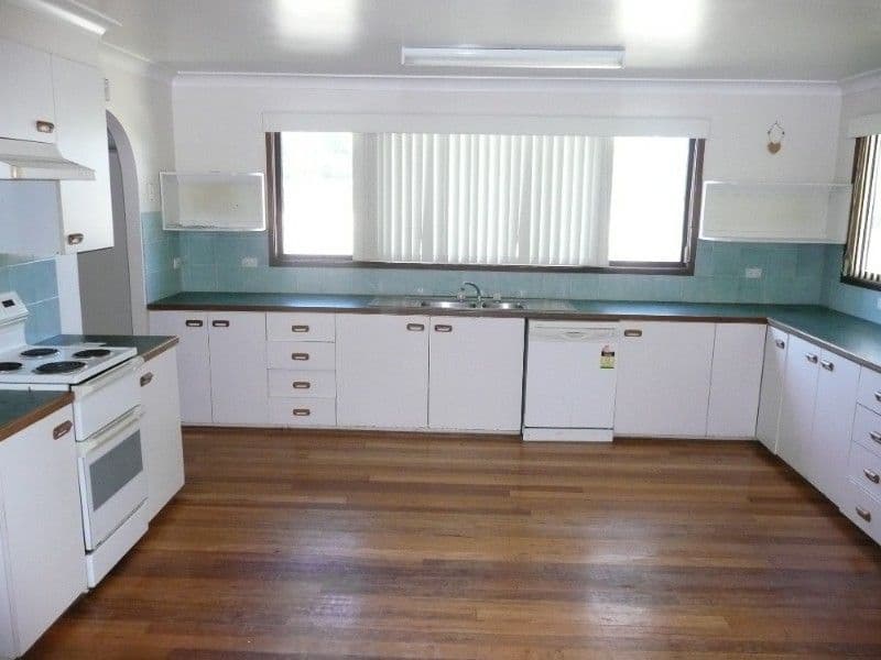 16 Rosemount Avenue, LAKE MUNMORAH NSW 2259, Lake Munmorah - Thumbnail 3
