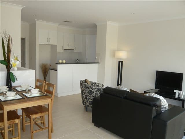 53 B  Honeysuckle Drive, HOPE VALLEY SA 5090, Hope Valley - Thumbnail 2