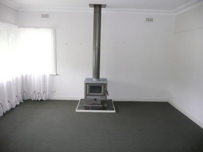 37 Moama Street, ECHUCA VIC 3564, Echuca - Thumbnail 5