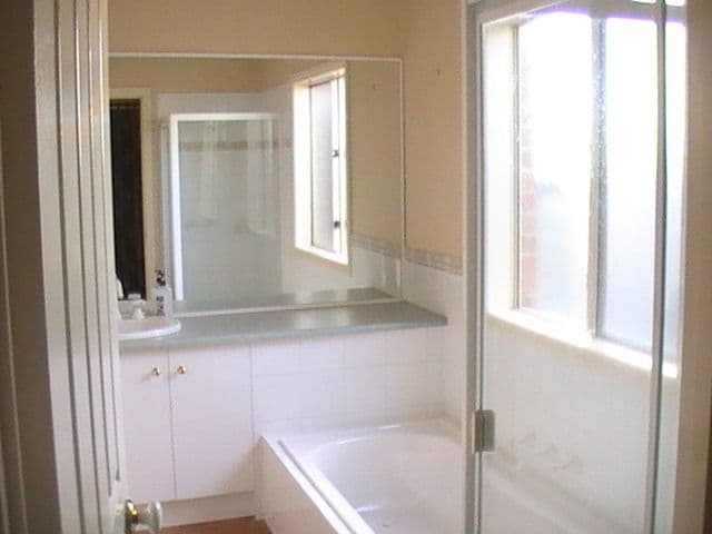 11 Woodlea Crescent, CRAIGIEBURN VIC 3064, Craigieburn - Thumbnail 4