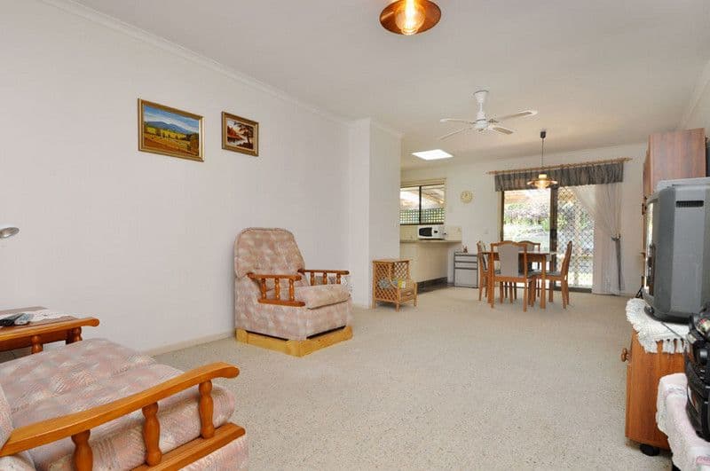 11 Glenmore Drive, BONOGIN QLD 4213, Bonogin - Thumbnail 8
