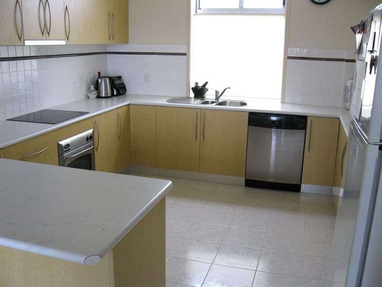 Apt 2003/3 Lake Terrace West, MOUNT GAMBIER SA 5290, Mount Gambier - Thumbnail 2