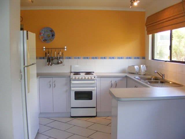 368 Malvern Drive, Moore Park Beach, QLD, 4670, Moore Park Beach - Thumbnail 3