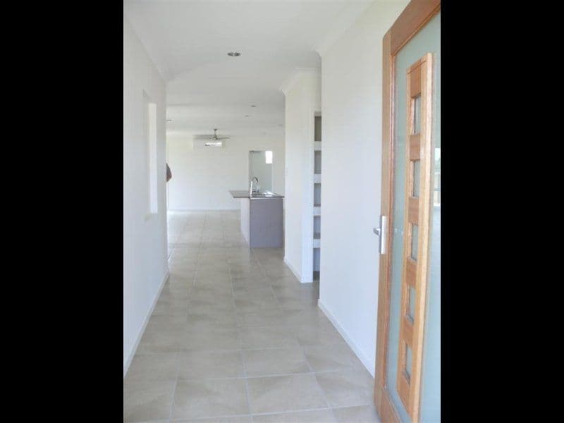 5 Dugong Avenue, POINT VERNON QLD 4655, Point Vernon - Thumbnail 4