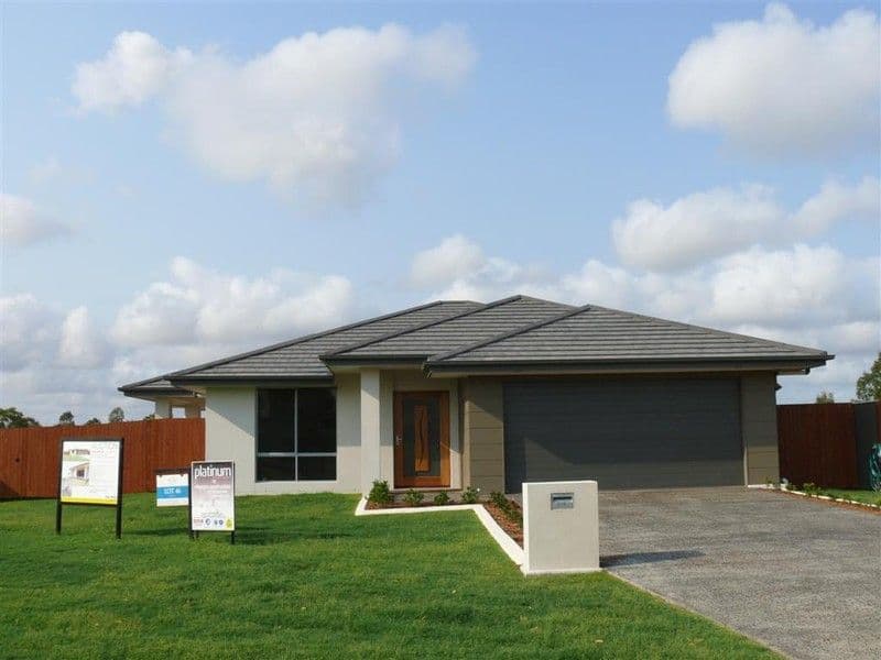 5 Dugong Avenue, POINT VERNON QLD 4655, Point Vernon - Image 1