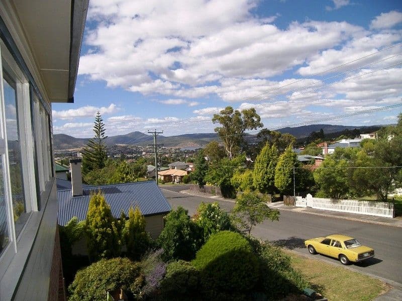26a Giblin Street, LENAH VALLEY TAS 7008, Lenah Valley - Thumbnail 2