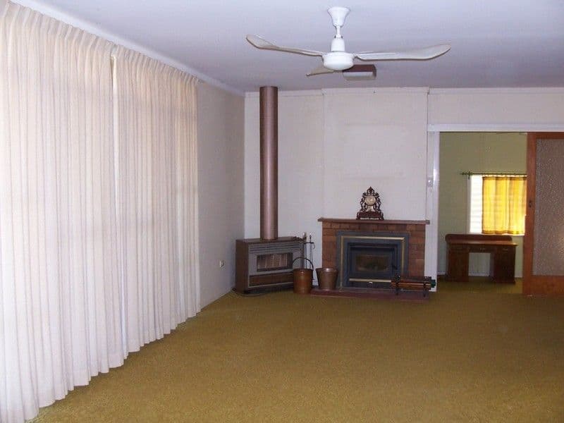 17 Geraghty Street, CECIL PLAINS QLD 4407, Cecil Plains - Thumbnail 3