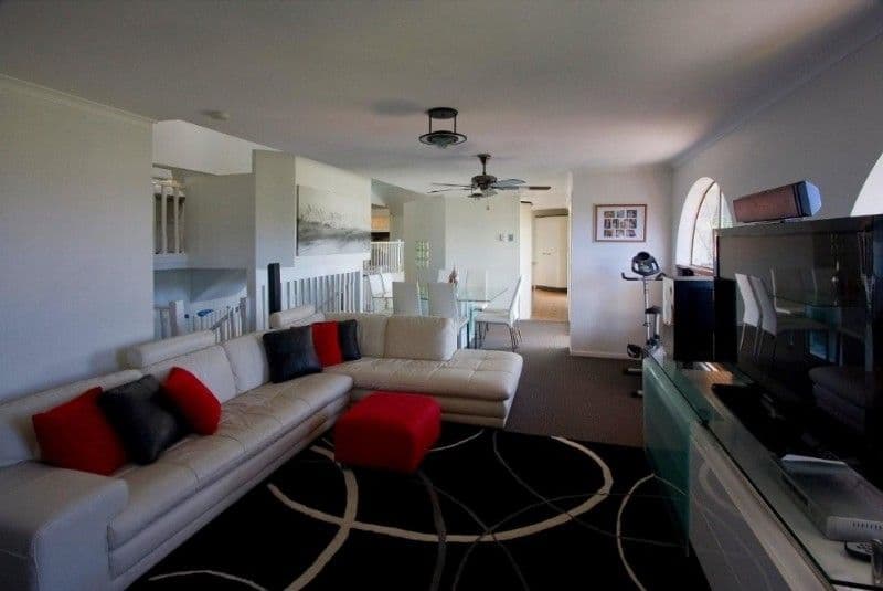8 Raymond Court, MOUNT WARREN PARK QLD 4207, Mount Warren Park - Thumbnail 2