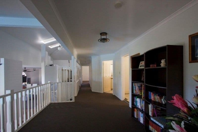 8 Raymond Court, MOUNT WARREN PARK QLD 4207, Mount Warren Park - Thumbnail 5