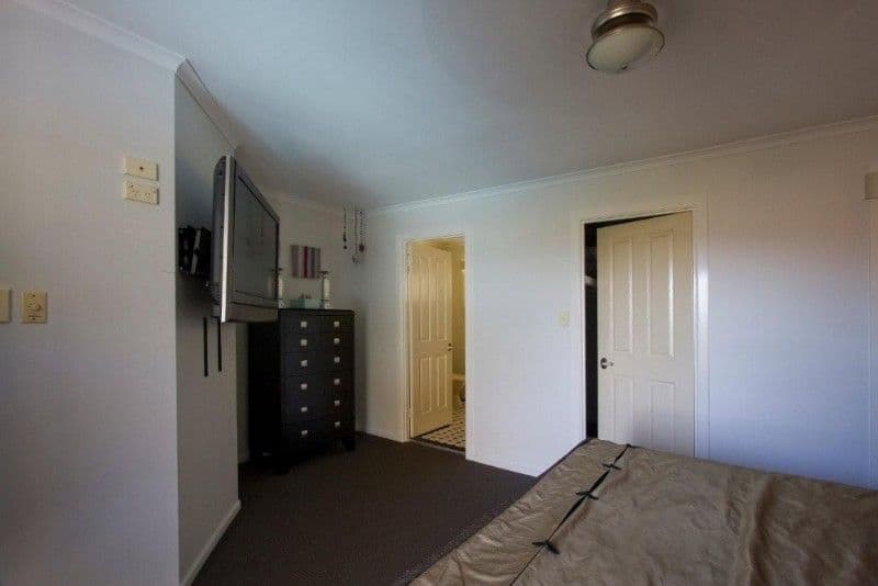 8 Raymond Court, MOUNT WARREN PARK QLD 4207, Mount Warren Park - Thumbnail 7