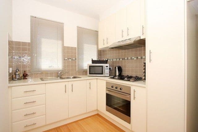 27 Willoughby Street, RESERVOIR VIC 3073, Reservoir - Thumbnail 3