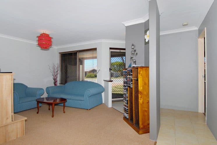 30 Mornington Boulevard, WAIKIKI WA 6169, Waikiki - Thumbnail 2